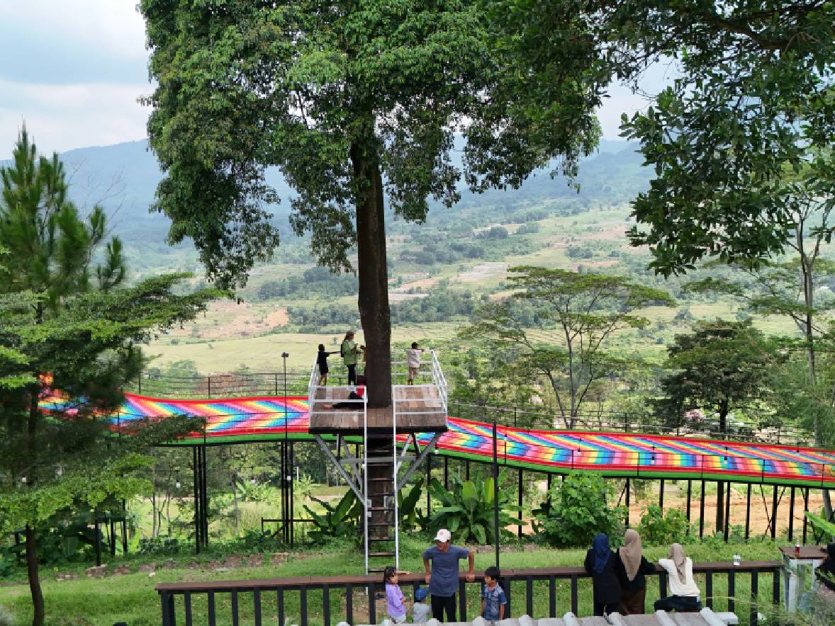 Cari Udara Lebih Segar di Akhir Pekan? Destinasi Wisata di Bogor Ini Bisa Jadi Pilihan!