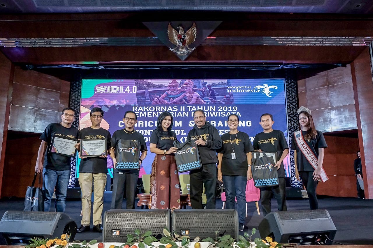 Teknologi canggih yang berkembang di dunia ketika ini menciptakan pariwisata di Indonesia wajib Wisatawan Milenial Mendominasi, Industri Pariwisata Bersiap Hadapi Tourism 4.0 | iNews Portal