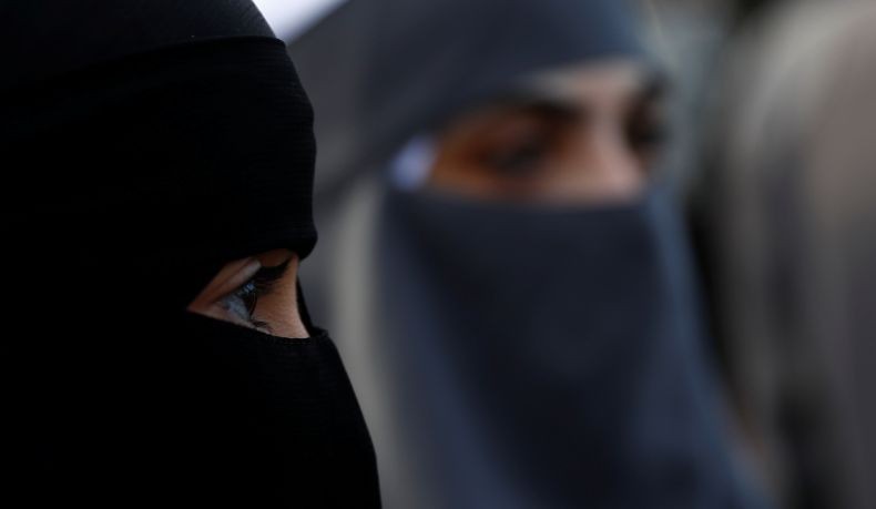 Italia Larang Penggunaan Cadar bagi Muslimah di Sekolah, Batasi Pelajar Asing