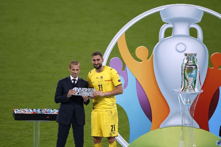 Donnarumma 21 Gianluigi Donnarumma terpilih menjadi Player of the Tournament Euro 2020. (Foto: REUTERS)