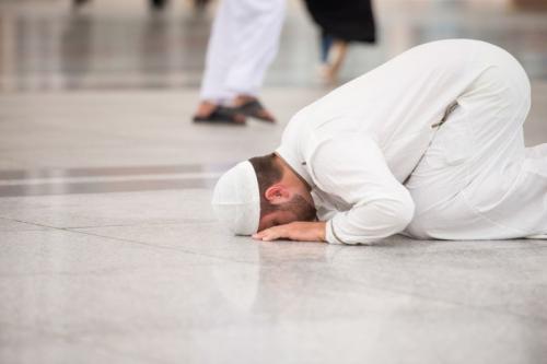 Niat Sholat Qobliyah dan Ba'diyah Isya, Latin & Artinya serta Tata Cara Lengkap