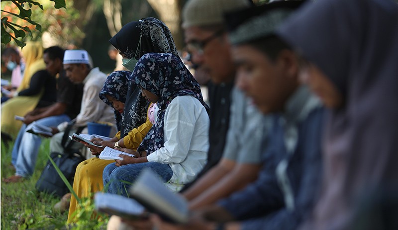 Hukum Ziarah Kubur Orang Tua Jelang Ramadhan, Hikmah dan Larangan-Larangannya