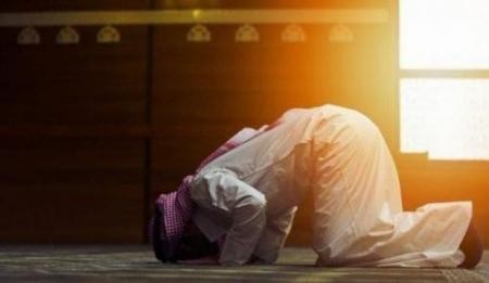 Niat Sholat Qodho Dzuhur di Waktu Ashar dan Bacaan Lengkap