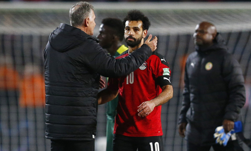 Mohamed Salah Winger Mesir Mohamed Salah meratapi kegagalan negaranya lolos ke Piala Dunia 2022 (Foto: REUTERS/Amr Abdallah Dalsh)