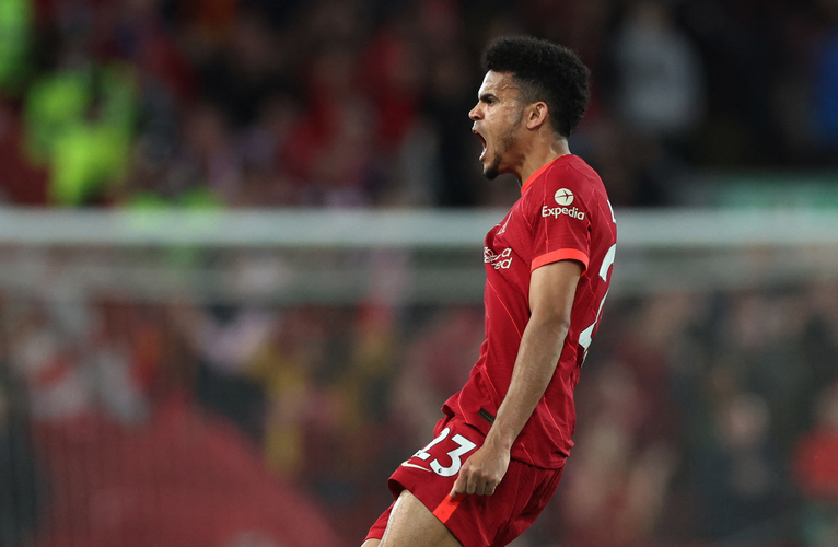 Winger Liverpool, Luis Diaz vs Tottenham Winger Liverpool, Luis Diaz merayakan gol ke gawang Tottenham Hotspur dalam laga Liga Inggris 2021/2022 di Stadion Anfield, Minggu (8/5/2022). (Foto: REUTERS)