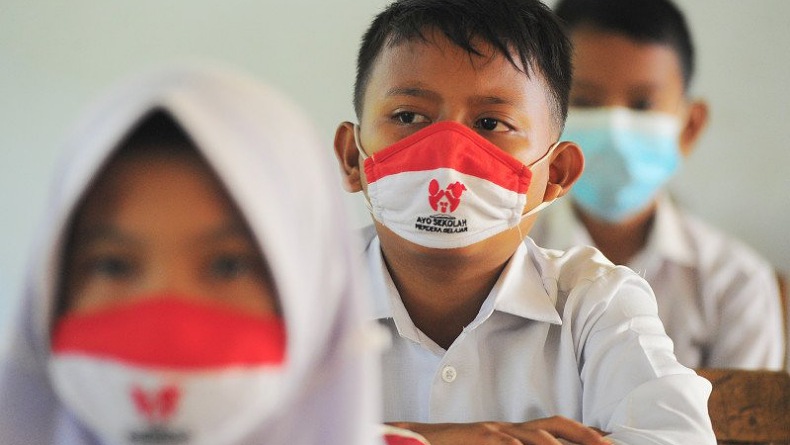 Abu Vulkanik Gunung Anak Krakatau sampai Bandung, Sekolah Wajibkan Siswa Pakai Masker