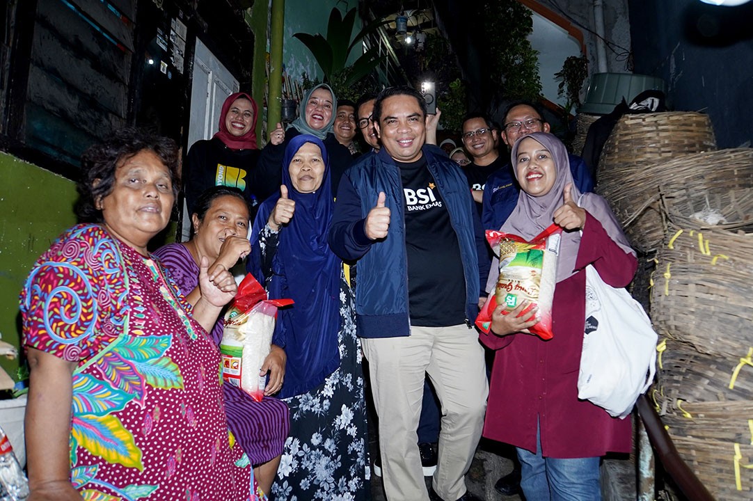 Bantuan Makanan dan Alat Kebersihan untuk Korban Banjir Jabodetabek