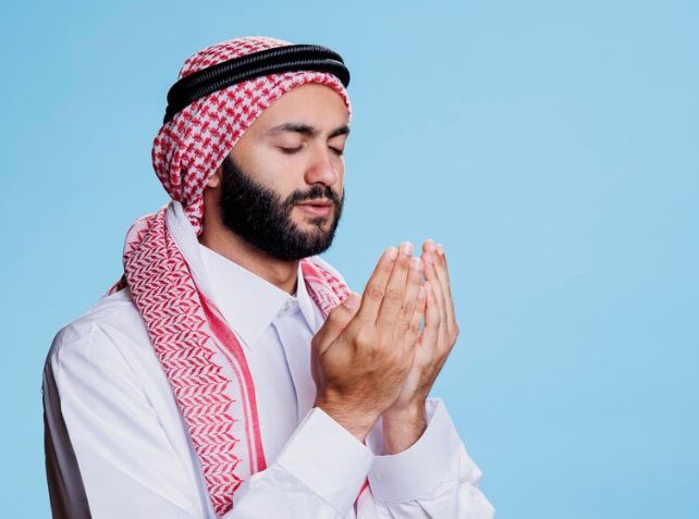 Bacaan Doa untuk Kedua Orang Tua Arab, Latin, dan Artinya