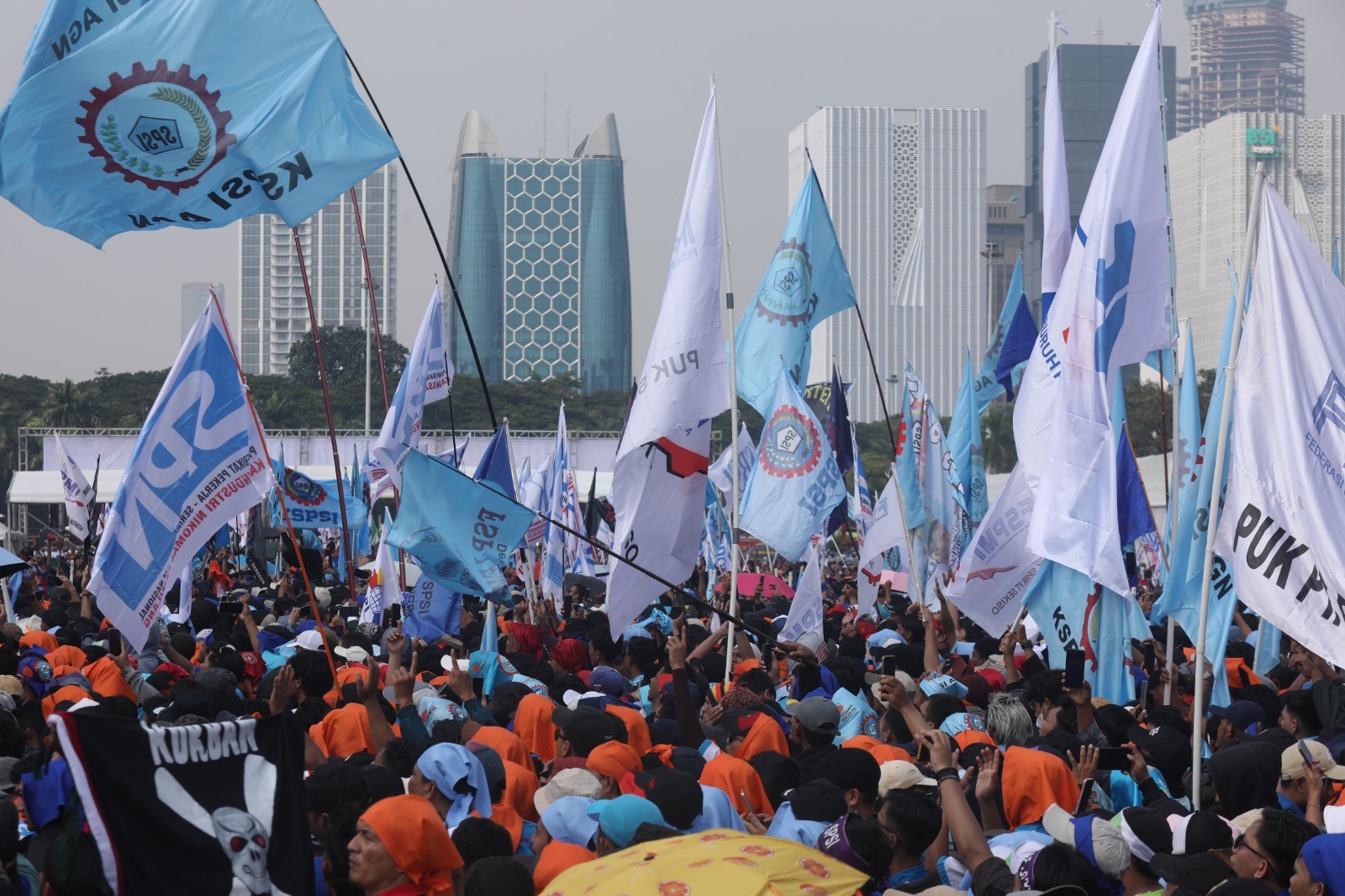 Demo Buruh Besar-besaran di Jakarta, Polisi Imbau Masyarakat Cari Rute Alternatif