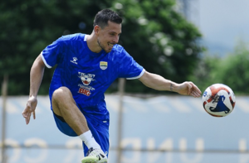 hom Haye Semprot Fasilitas Persib, Pemain Sampai Harus Recovery di Tempat Marc Klok