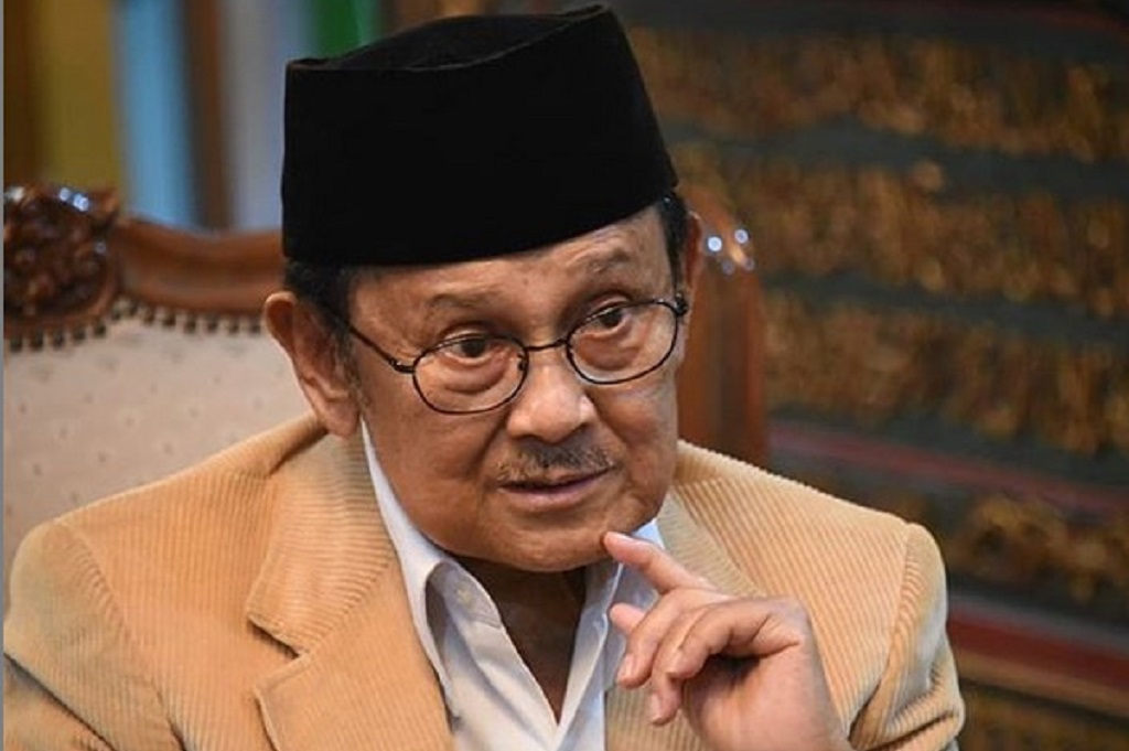 Kisah Sukses BJ Habibie Perkuat Rupiah saat Krisis 1998, Melesat ke Rp6.500 per Dolar AS