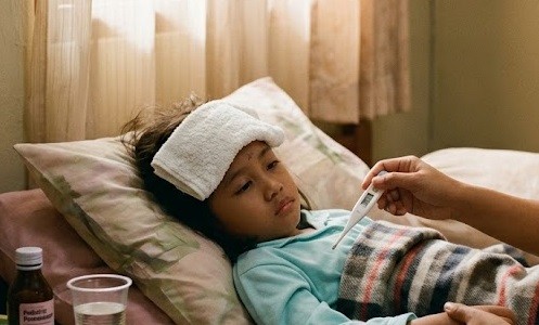 Demam pada Bayi Baru Lahir Tak Boleh Disepelekan, Harus Ditangani Dokter!
