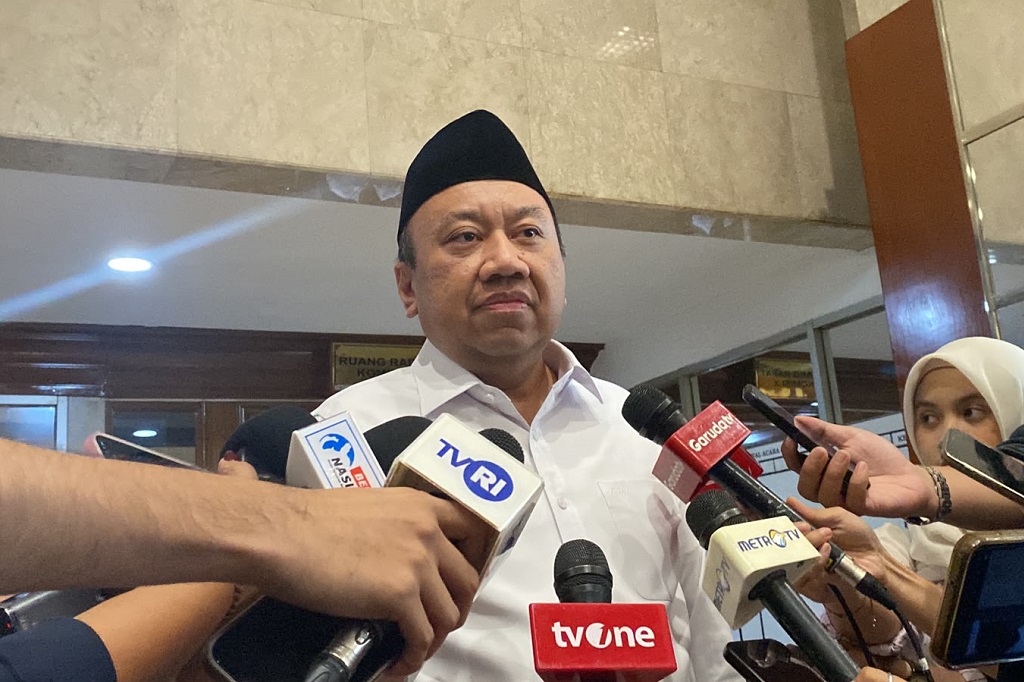 DPR Minta Kemendikdasmen Tegur Sekolah Tak PJJ Imbas Abu Vulkanik Anak Krakatau
