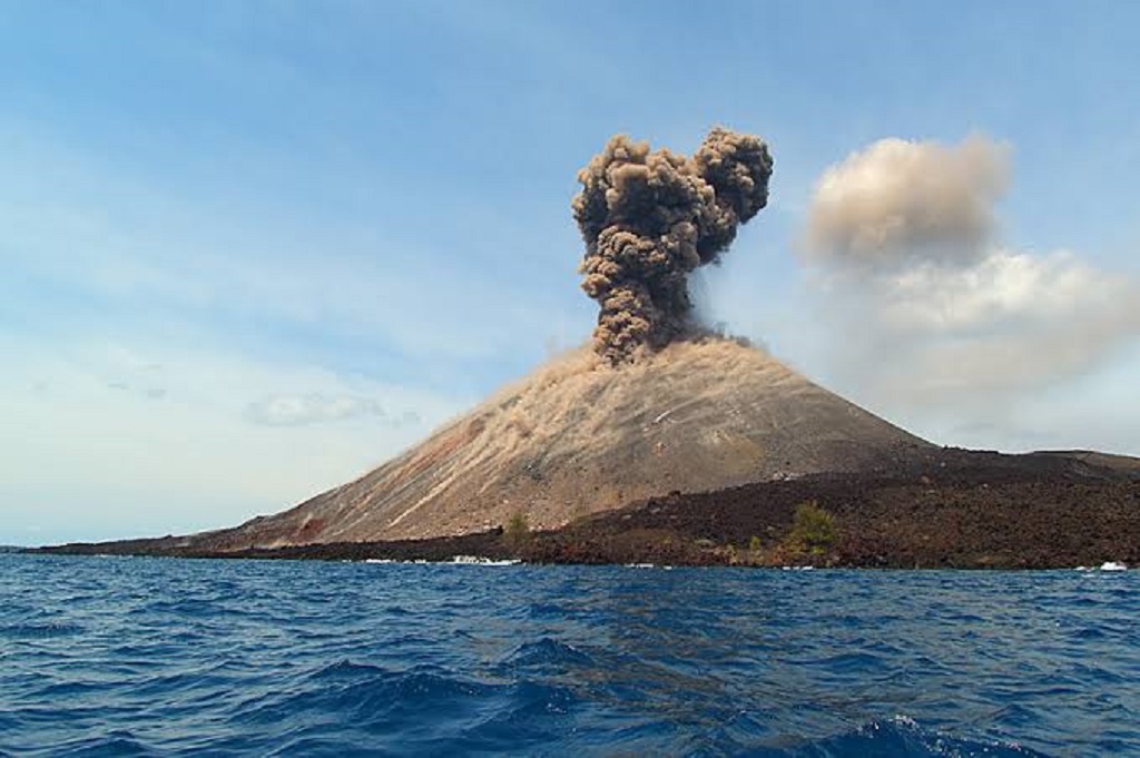 BNPB Ungkap 5 Gunung di Indonesia Berstatus Siaga, Ini Daftarnya