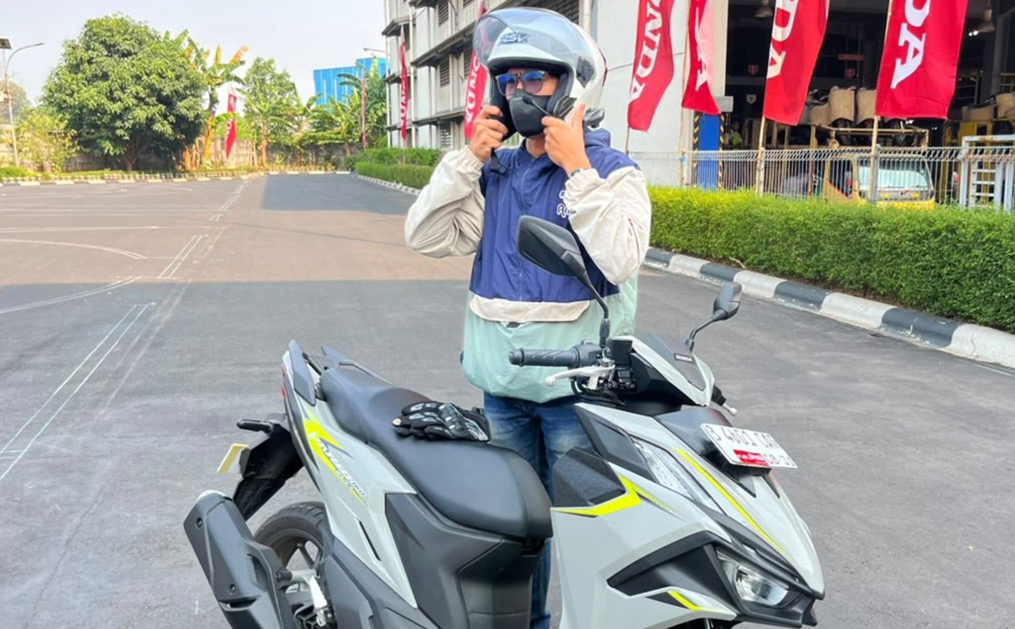 Berkendara di Tengah Paparan Abu Vulkanik, Ini Harus Diperhatikan Pengendara Motor