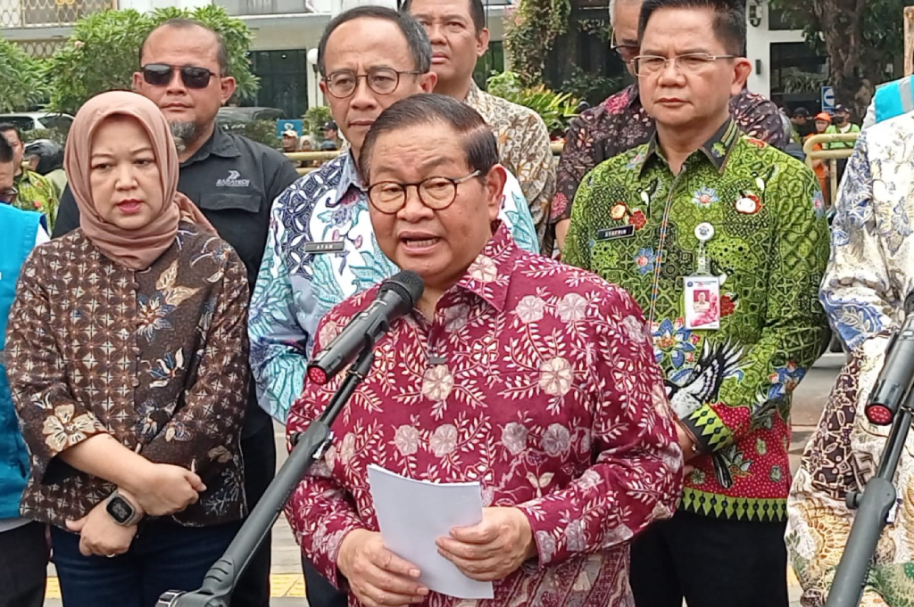 Pramono Anung Pastikan Hadir di Stadion saat Persija vs Persib, tapi...