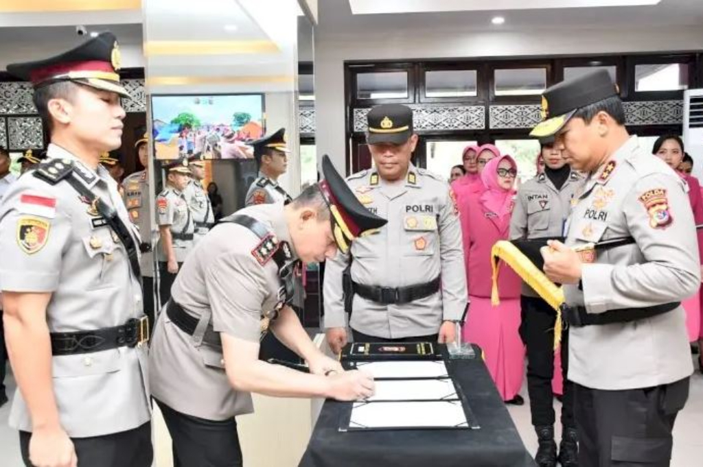 Sertijab di Polda NTT, Karo Ops hingga Kapolres Sumba Timur dan Lembata Berganti