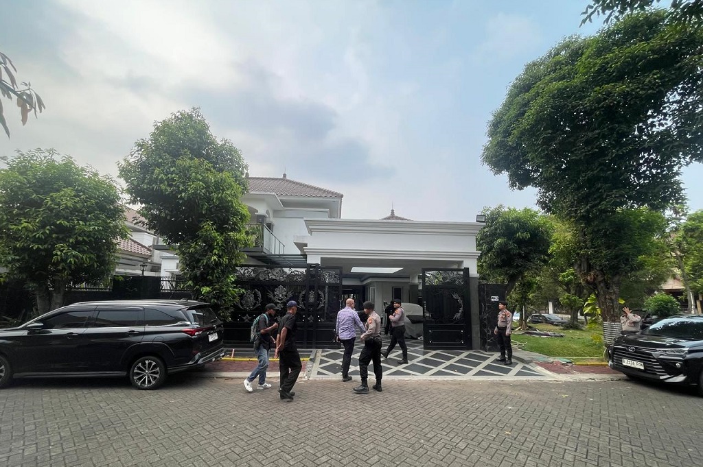 KPK Geledah Rumah Mewah Anggota Polri Ipda Yayat Sudrajat terkait Kasus Suap di Bekasi