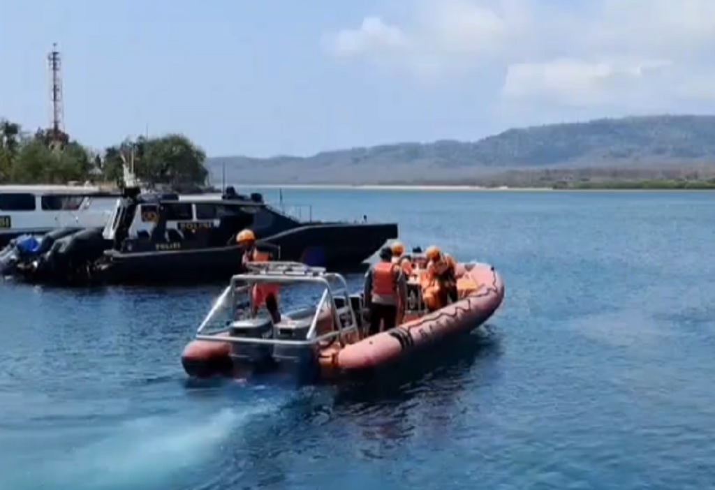 Perahu Hancur usai Hantam Kayu di Perairan Jembrana, 1 Nelayan Hilang 2 Selamat