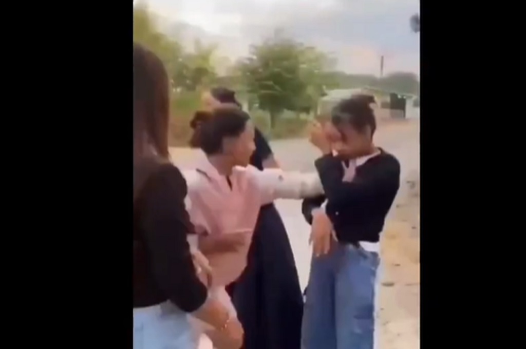 Viral Siswi SMP di Bondowoso Jadi Korban Bullying Siswi SMK, Diduga Dipicu Asmara!