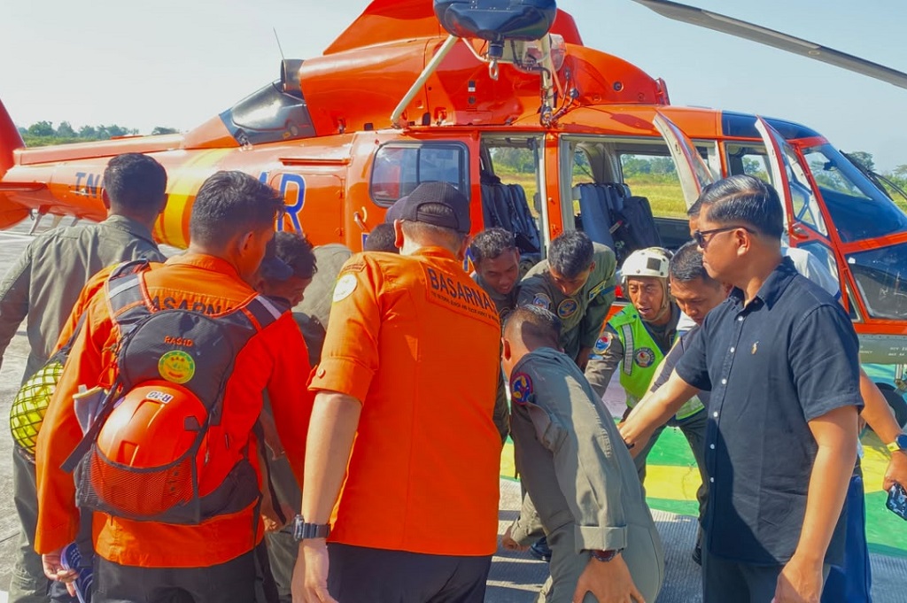 Tim SAR Kerahkan Helikopter, Cari Penumpang Kapal Virgo Transport 8 yang Hilang di Laut Jawa