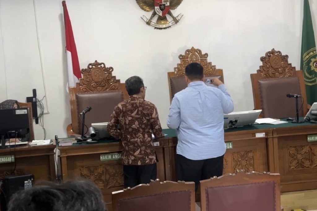 KPK Tak Datang, Sidang Praperadilan Eks Wamen Imipas Silmy Karim Ditunda