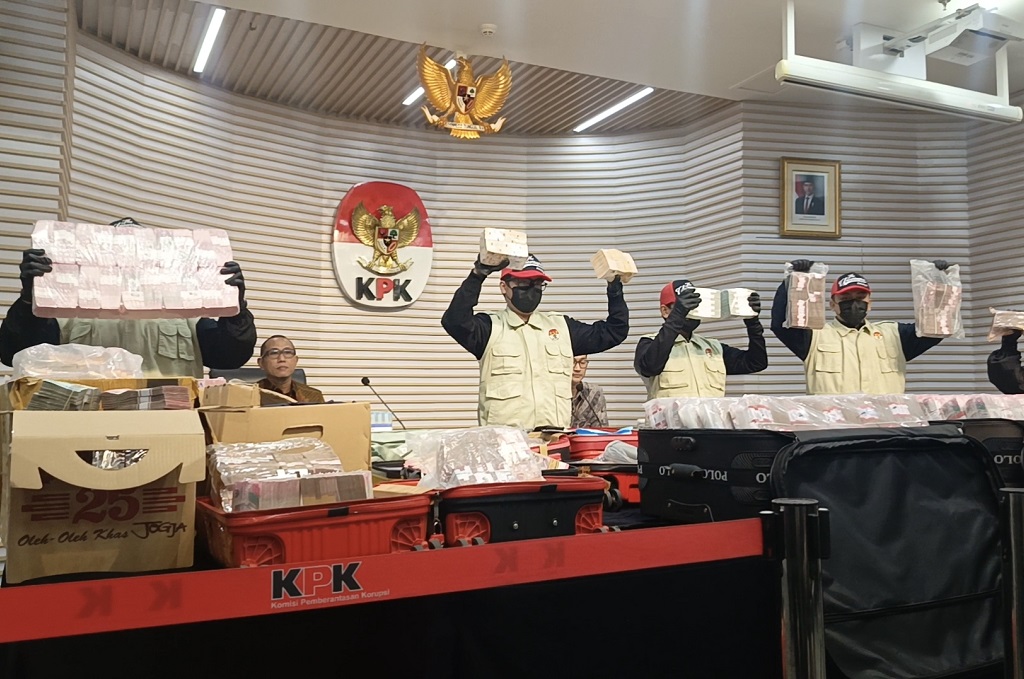 4 Orang Kepercayaan Nusron Wahid Jadi Tersangka, KPK Sita Uang Rp106,3 Miliar