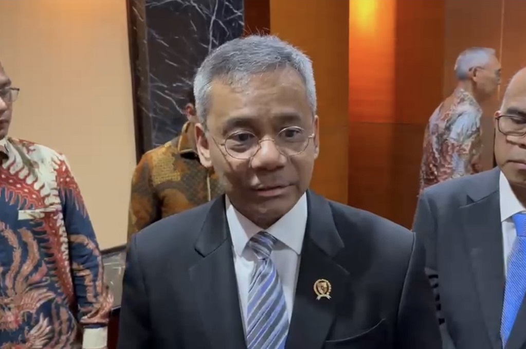 Suahasil Nazara Dapat Kado iPad dari Purbaya saat Sertijab Menkeu