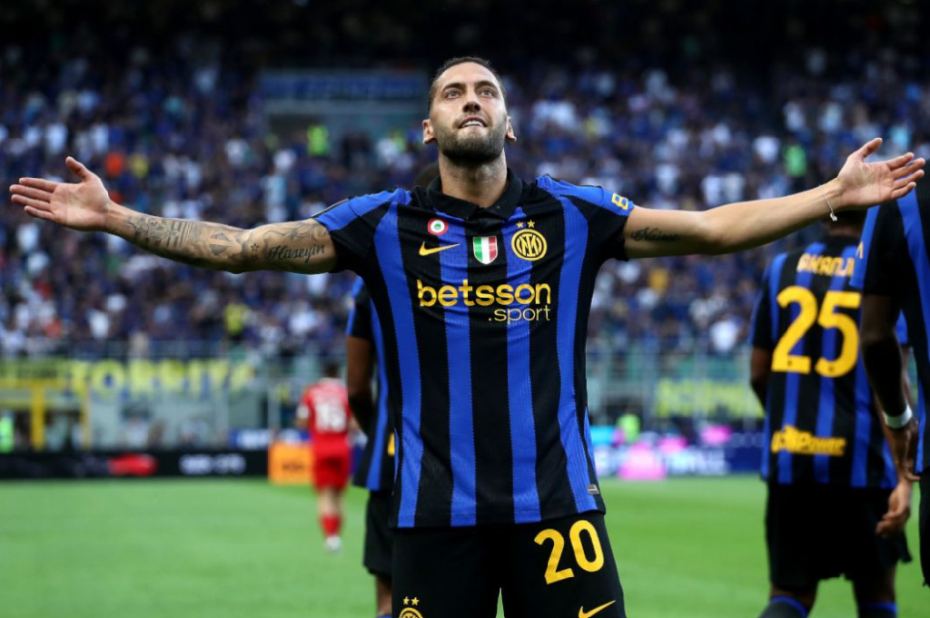 Inter Milan Dapat Kabar Buruk, Hakan Calhanoglu Absen Lawan AS Roma karena Cedera