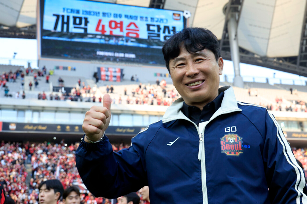 Awalnya Tak Kenal Persib, Pelatih FC Seoul Kini Waspadai Maung Bandung