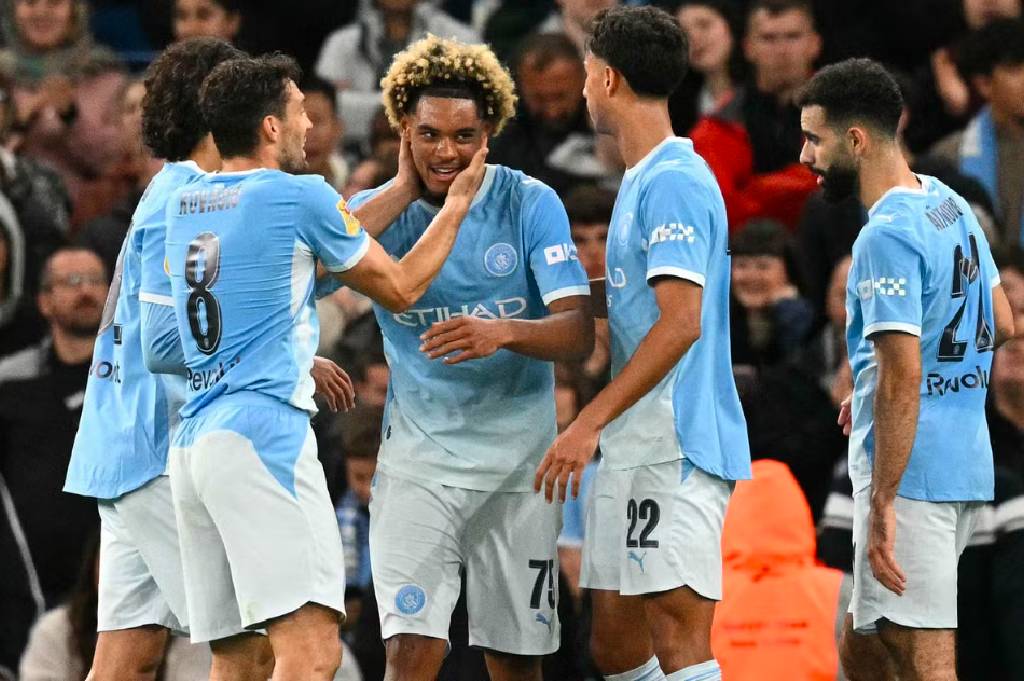 Man City Hancurkan Norwich 5-0, Wonderkid 17 Tahun Floyd Samba Lakoni Debut Spektakuler