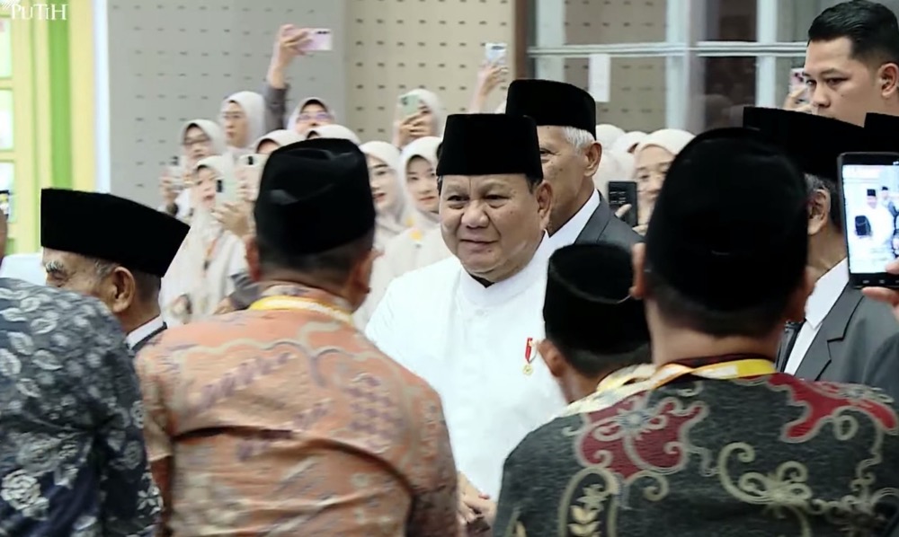 Disambut Salawat, Prabowo Tiba di Gontor Hadiri Peringatan 1 Abad