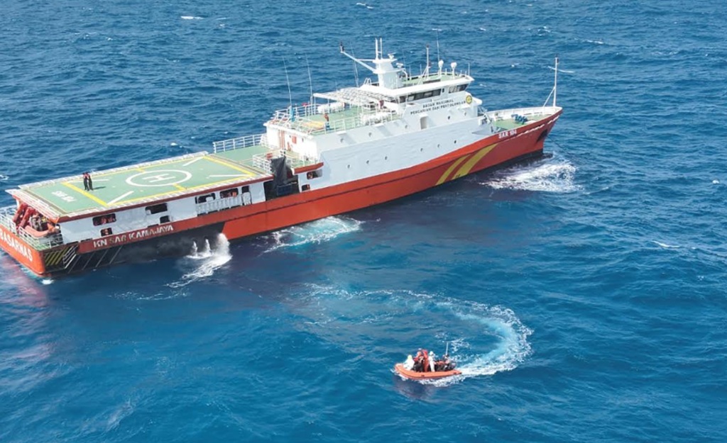 Arus Bawah Laut Kencang, Penyelam Basarnas Hanya Evakuasi 1 Korban KM Virgo Transport 8