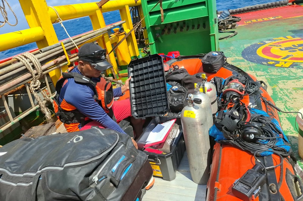 6 Personel SAR Menyelam ke KM Virgo Transport 8, Cari Korban di Dalam Kapal