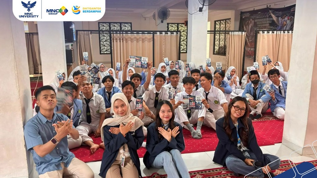 Buka Peluang Kuliah, MNC University Salurkan Beasiswa untuk Siswa MA Al Muddatsiriyah
