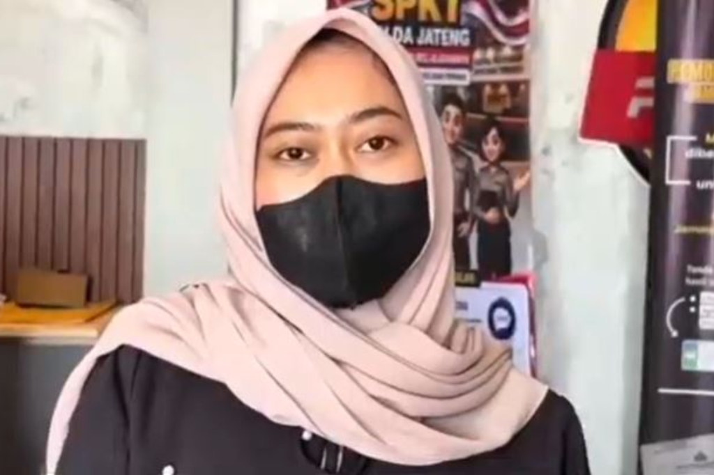 Perempuan Korban Jambret di Semarang Melawan, 3 Pelaku Diamuk Warga hingga Motor Dibakar