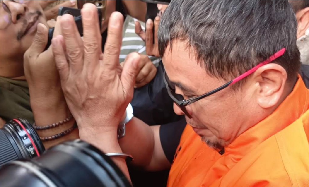 Breaking News: Bupati Bolmut Sirajudin Lasena Ditahan KPK, Pakai Rompi Oranye