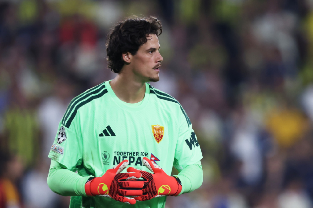Ditawar Juventus Rp819 Miliar, Mile Svilar Pilih Bertahan di AS Roma