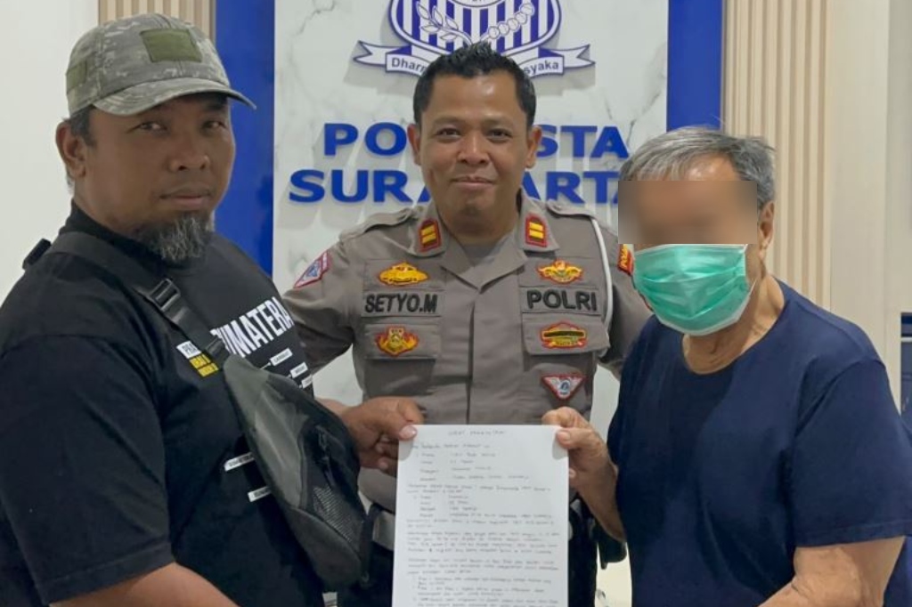 Viral Mobil Listrik Diduga Halangi Ambulans Bawa Pasien Kritis di Solo, Pengemudi Ditilang