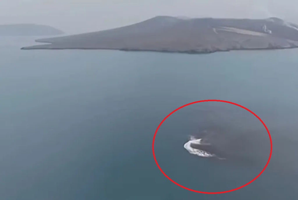 Heboh Muncul Dataran Baru Disebut Cucu Anak Krakatau, Badan Geologi Buka Suara