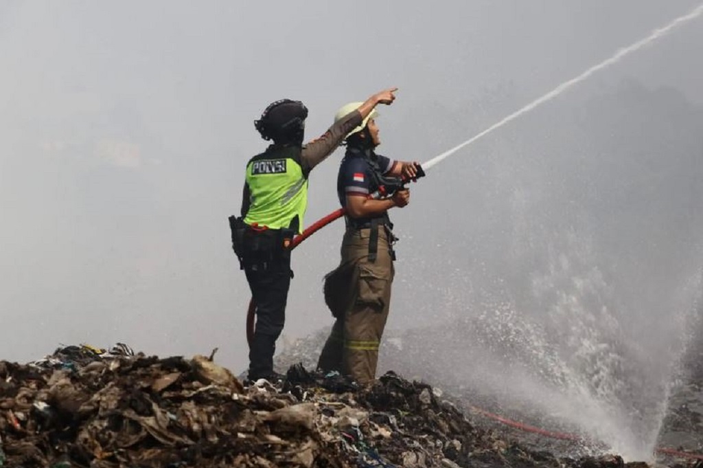 Baru Masuk Masa Transisi Darurat, TPA Putri Cempo Kembali Terbakar
