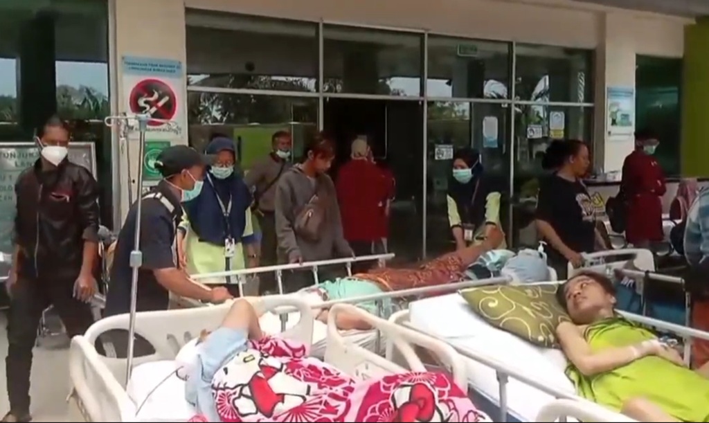 Kebakaran di Ruang ICU RSUD Bekasi, Puluhan Pasien Dievakuasi ke Halaman