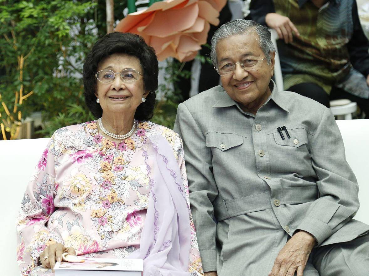 Istri Mahathir Mohamad Siti Hasmah Meninggal Dunia di Usia 100 Tahun