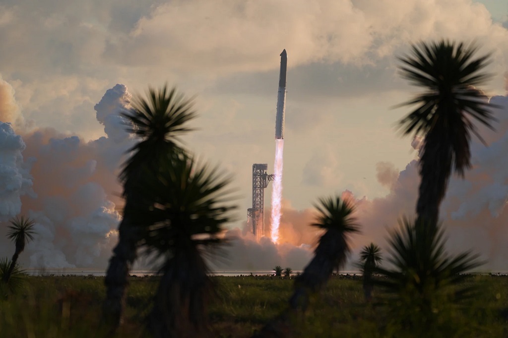 Roket Starship SpaceX Sukses Diluncurkan ke Orbit, Bawa 26 Satelit Starlink