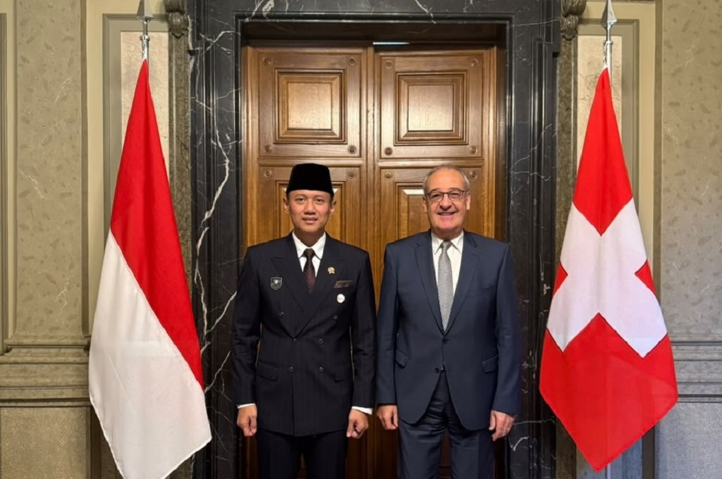 Menko AHY Bertemu Presiden Swiss Guy Parmelin, Sampaikan Salam Hangat Presiden Prabowo