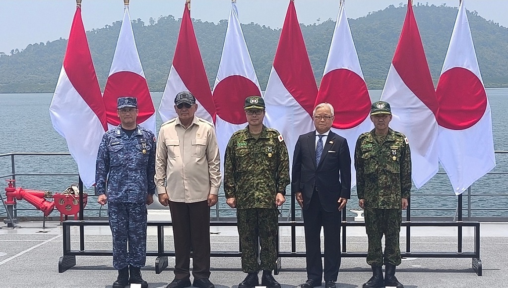 Jepang Akhiri Misi Karhutla di Kalimantan, Menhan Sjafrie Apresiasi dan Anugerahkan Tanda Kehormatan