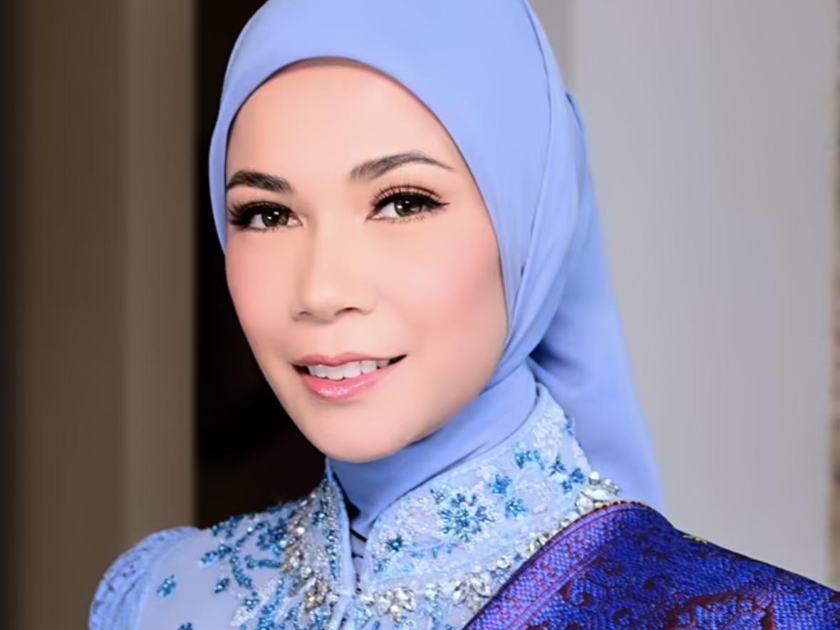 Potret Cantik Dewi Yuali alias Uwi Suyudi Ario Seto Istri Kapolri Baru, Ini Fotonya!