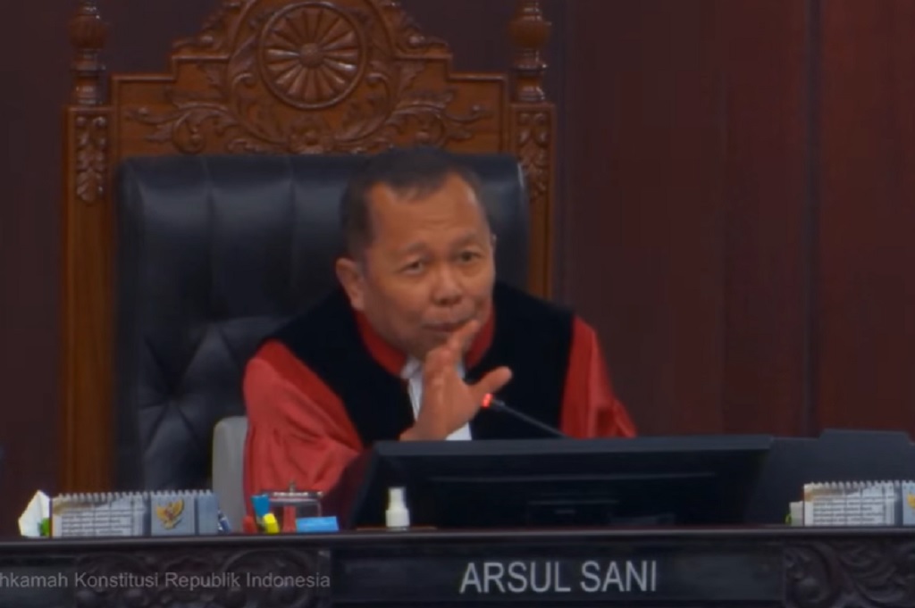 Hakim MK Heran Makna Penyetaraan SMA Gibran: Makanya KPU Agak Puyeng
