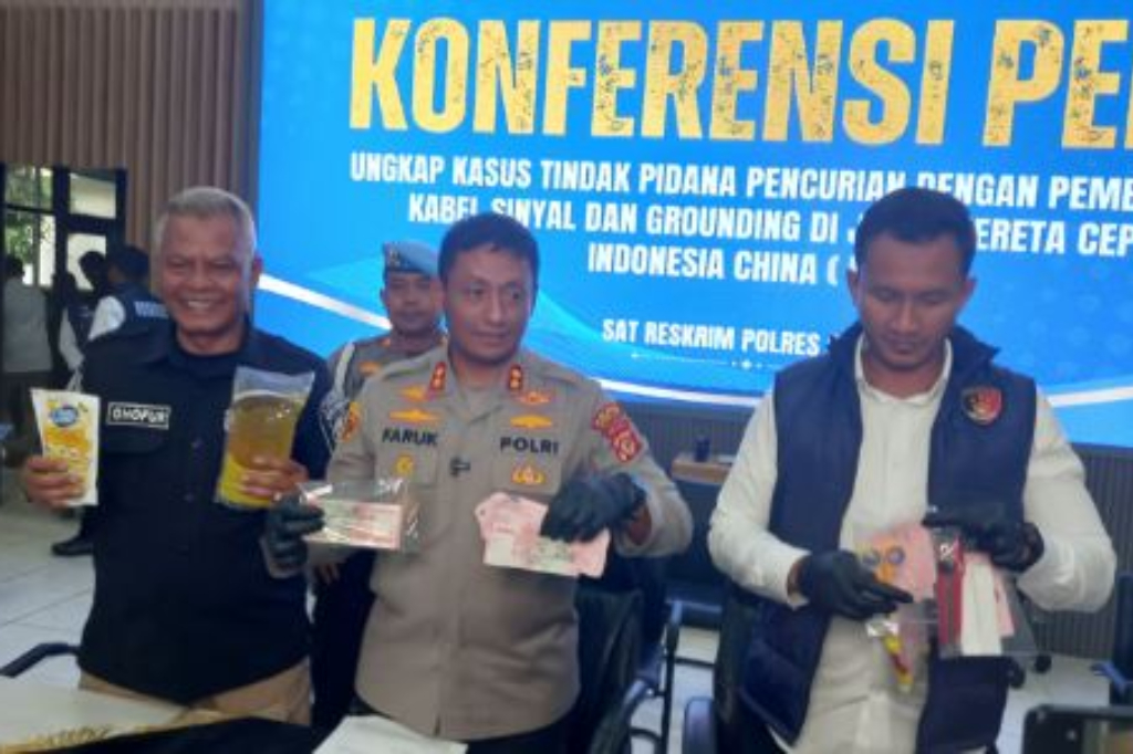 Beli Uang Palsu via Medsos, Pasutri Edarkan Rp12 Juta untuk Dapat Kembalian Asli