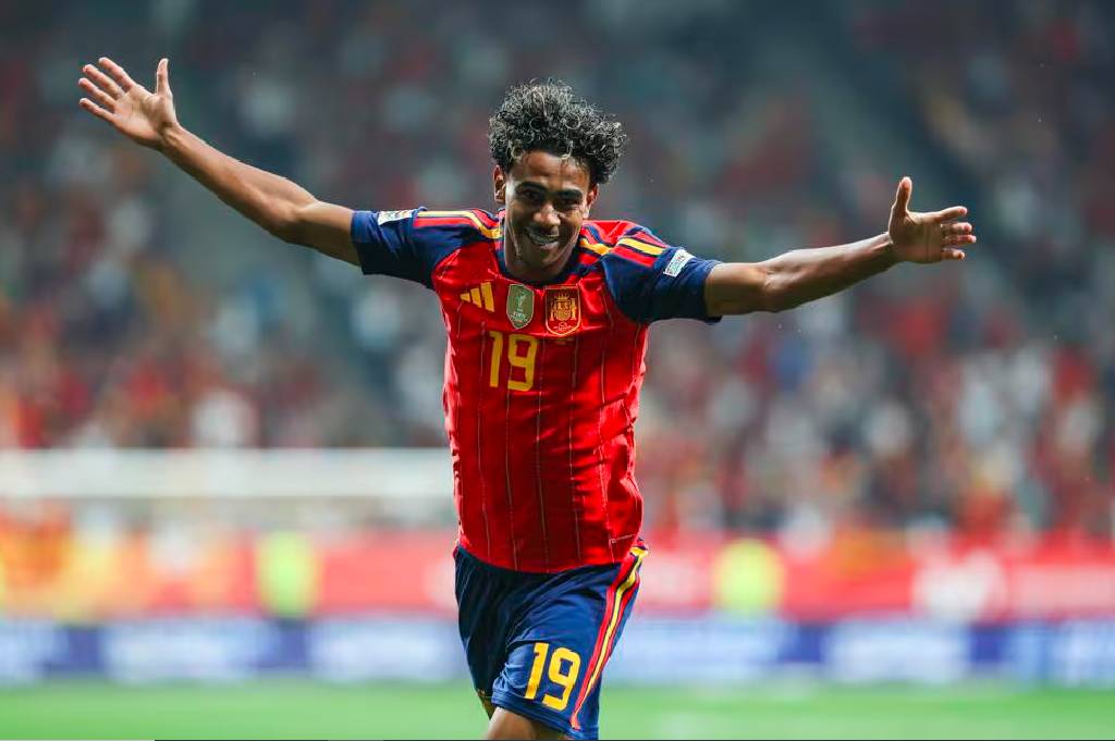 Lamine Yamal Menggila, Spanyol Hajar Republik Ceko dan Cetak Rekor 41 Laga Tak Terkalahkan